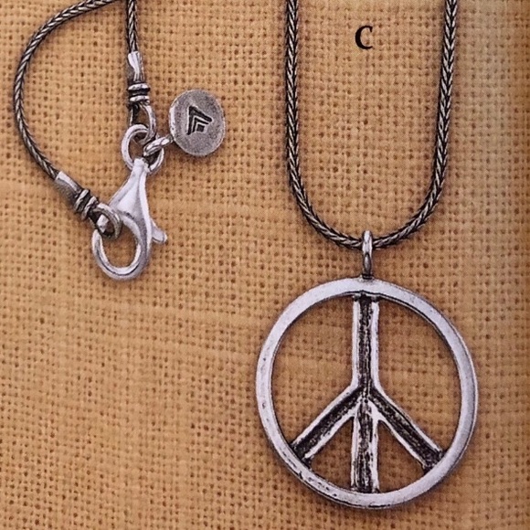 Silpada Sterling Silver Peace Sign Necklace N1971 - Picture 2 of 8